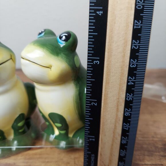 Frog Salt & Pepper Shakers Toad Ceramic Green Yellow White NEW - Picture 9 of 9